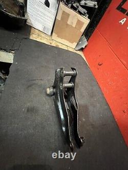 02-06 Acura RSX MT Rear Engine Motor Transmission Mounting T Bracket Stay OEM