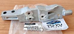 Infiniti Genuine FX35 G37 Q60 Q70 Right Engine Mounting Bracket 11272-4GA5A OEM
