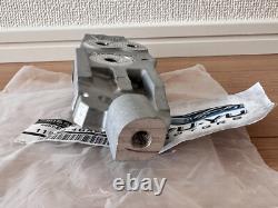 Infiniti Genuine FX35 G37 Q60 Q70 Right Engine Mounting Bracket 11272-4GA5A OEM